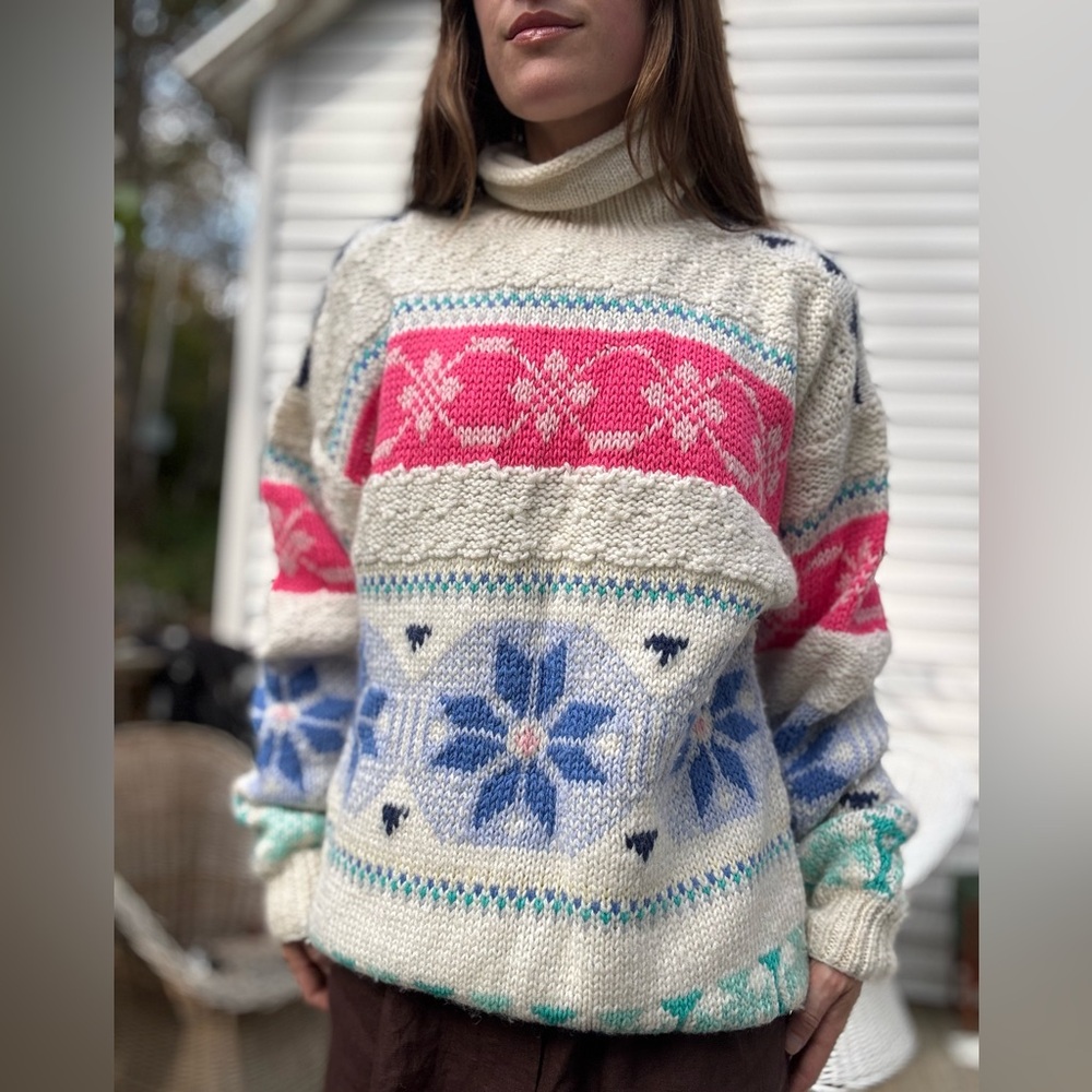 VINTAGE Obermeyer Medium Women’s Wool turtleneck sweater cream colorful knit OS
